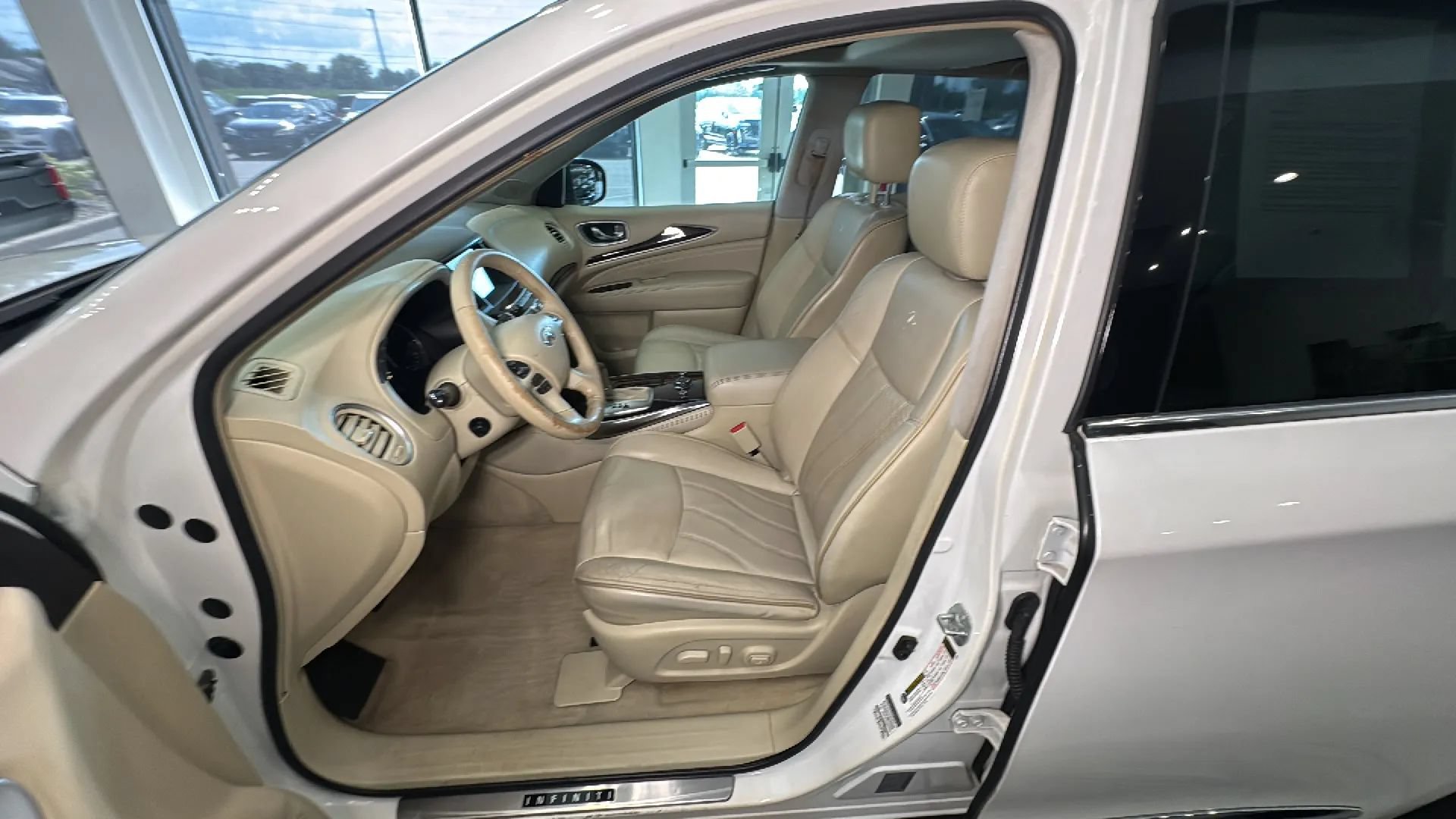 Used 2014 INFINITI QX60 FWD w/ Premium Plus Package image 21