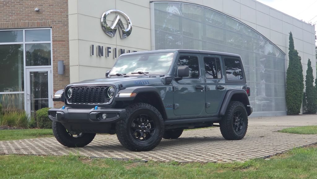 Used 2024 Jeep Wrangler Unlimited AWD/4WD image 2