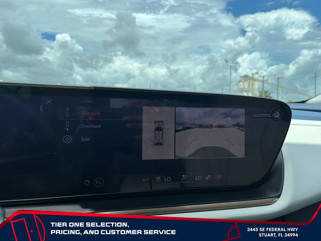 Used 2025 Buick Envision Avenir AWD/4WD image 32
