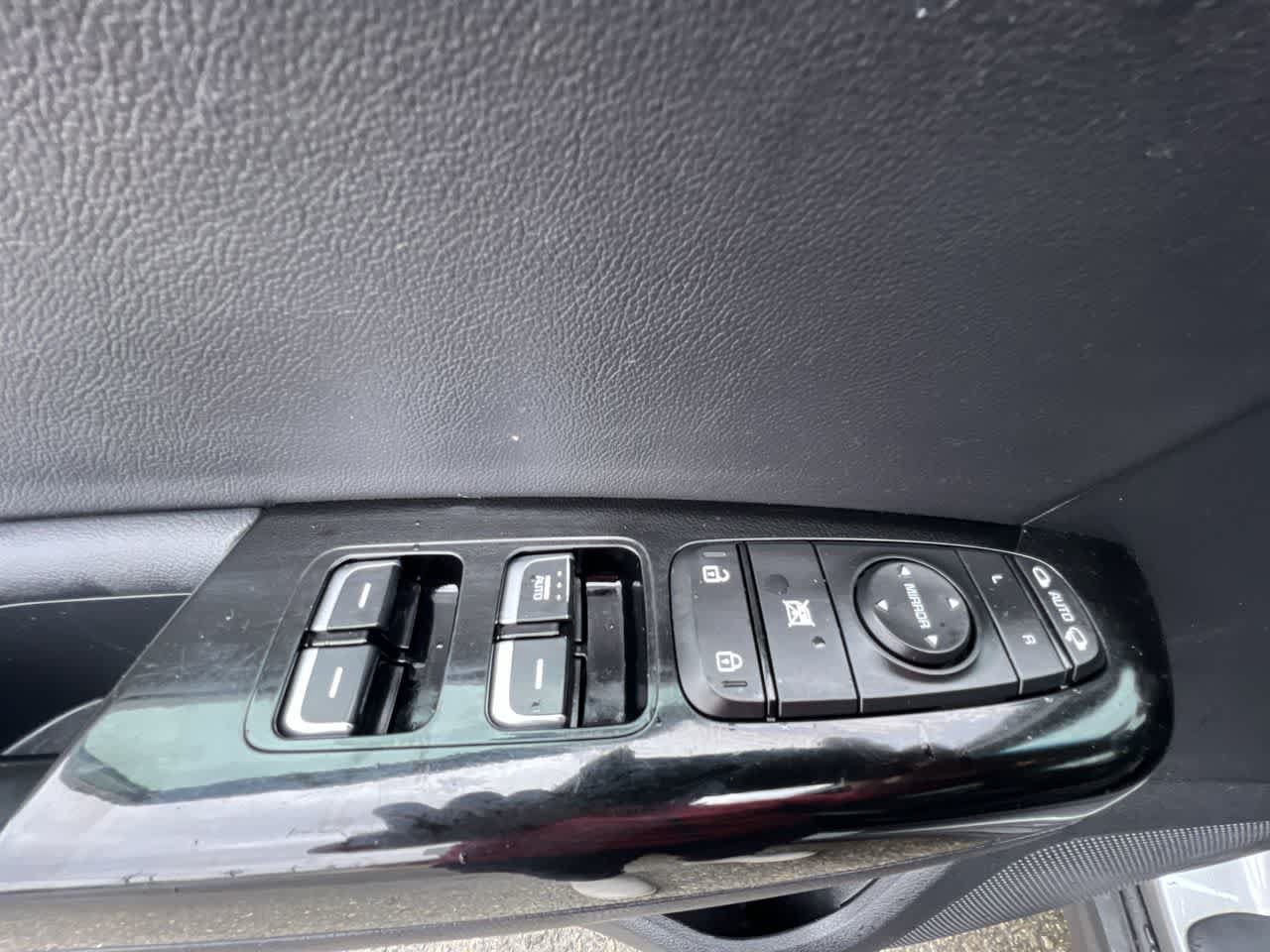 Used 2021 Kia Sportage EX AWD/4WD image 13