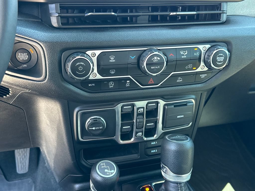Used 2024 Jeep Gladiator Sport AWD/4WD image 25