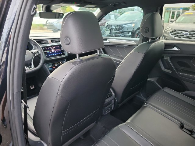 Certified 2022 Volkswagen Tiguan SE R-Line FWD image 10