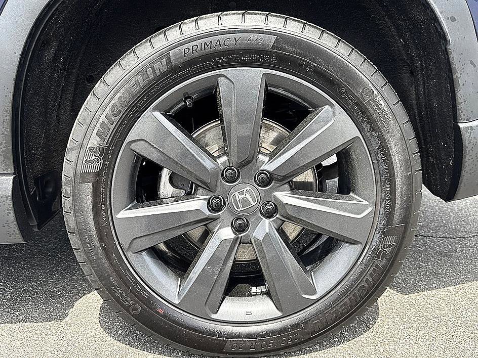 Used 2025 Honda Pilot Sport image 6