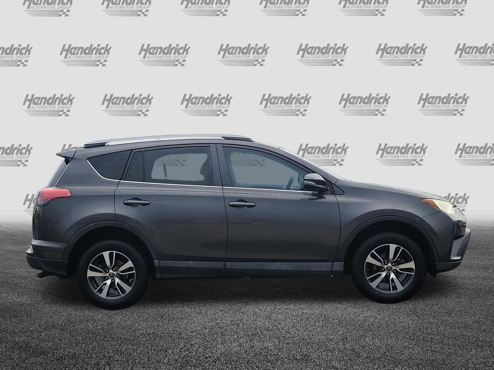 Used 2018 Toyota RAV4 XLE FWD image 8