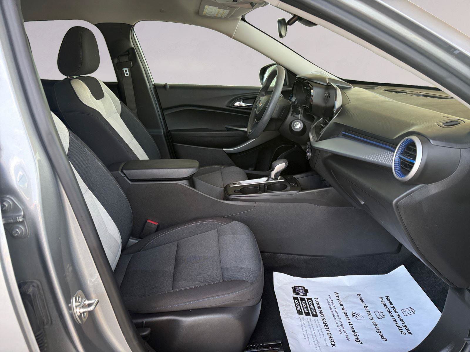 Used 2025 Chevrolet Trax LS w/ Driver Confidence Package FWD image 15