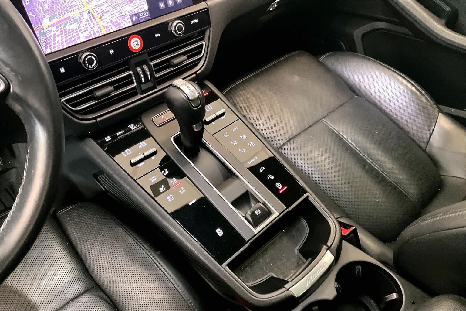 Used 2022 Porsche Macan AWD/4WD image 15