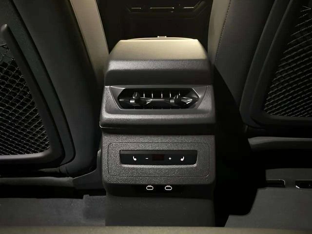 Used 2025 Audi Q6 e-tron Premium Plus w/ Premium Plus AWD/4WD image 57