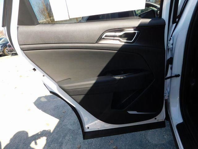 Used 2025 Kia Sportage EX image 17