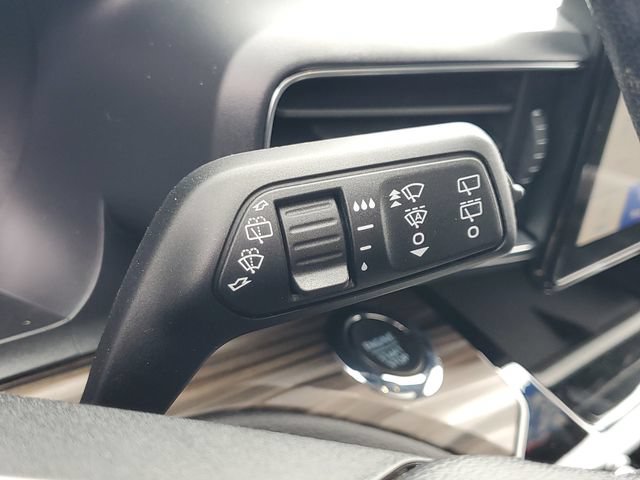 Certified 2022 Ford Explorer Limited w/ Equipment Group 301A AWD/4WD image 23