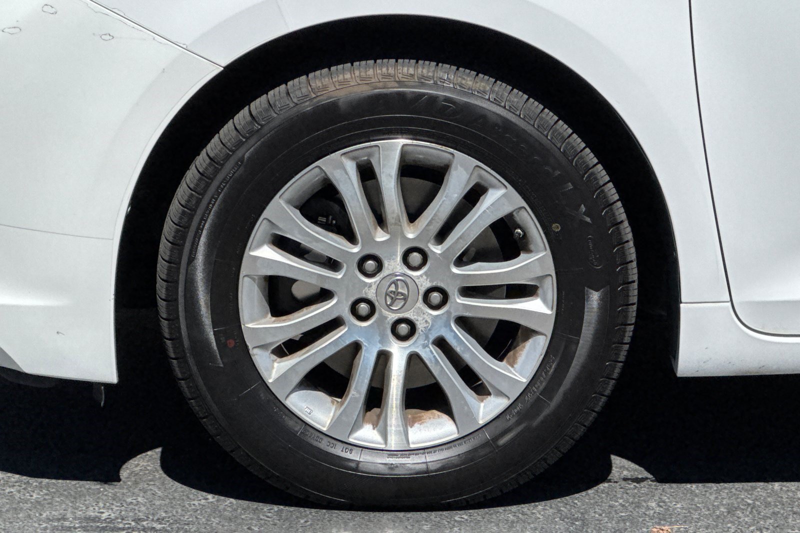 Used 2011 Toyota Sienna XLE FWD image 37