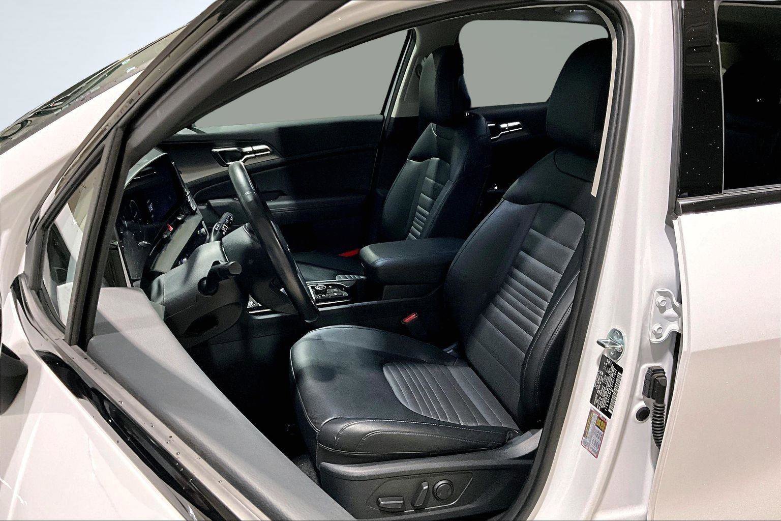 Used 2025 Kia Sportage SX AWD/4WD image 26