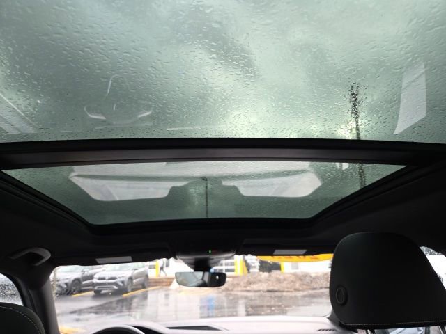 Used 2023 Volkswagen Tiguan SE R-Line image 23