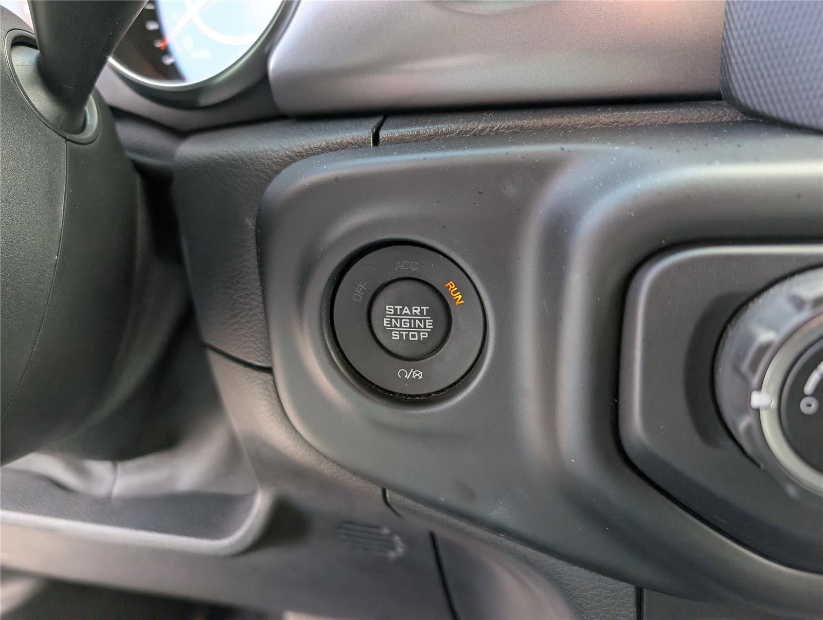 Used 2021 Jeep Gladiator Sport image 20