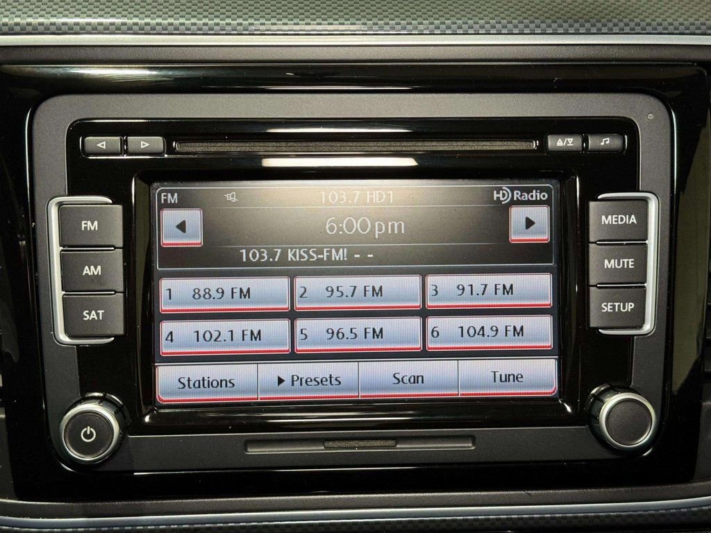 Used 2012 Volkswagen Beetle Turbo image 6