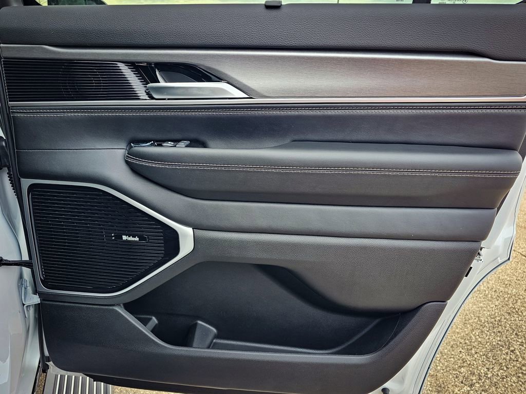 New 2025 Jeep Wagoneer Series III image 55