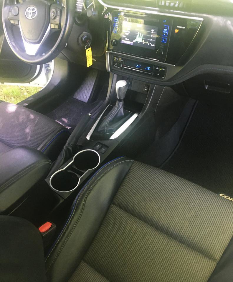 Used 2017 Toyota Corolla SE FWD image 19