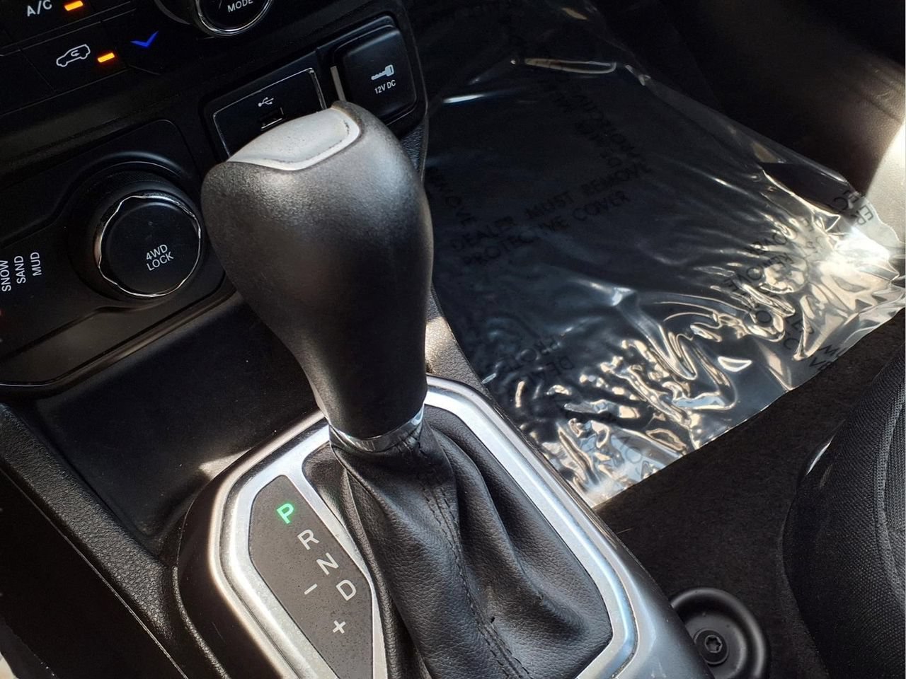 Used 2022 Jeep Renegade Latitude AWD/4WD image 19