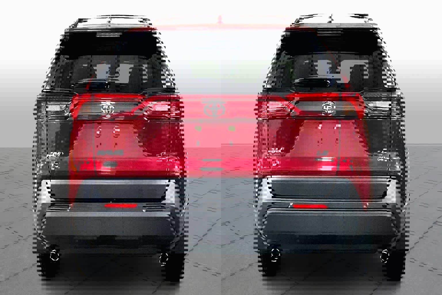 Used 2021 Toyota RAV4 LE image 5