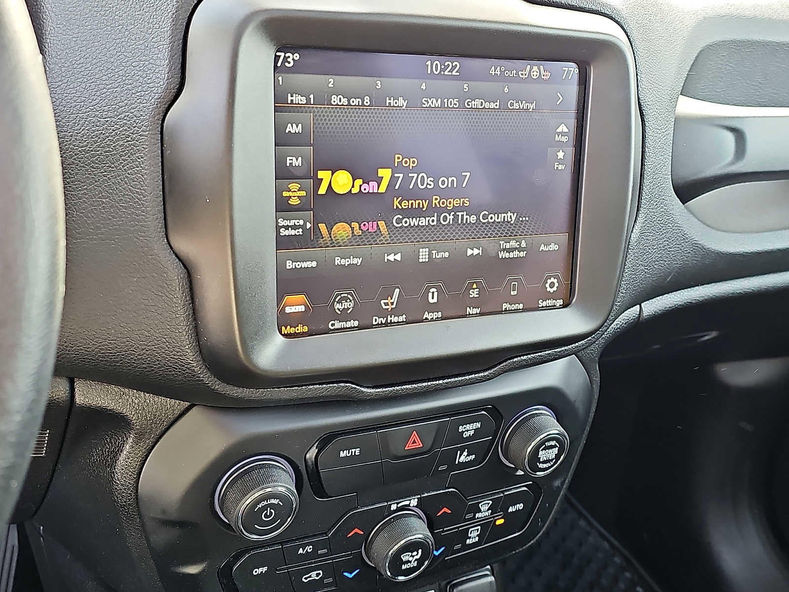 Used 2023 Jeep Renegade Latitude w/ Sun/Sound Group image 18