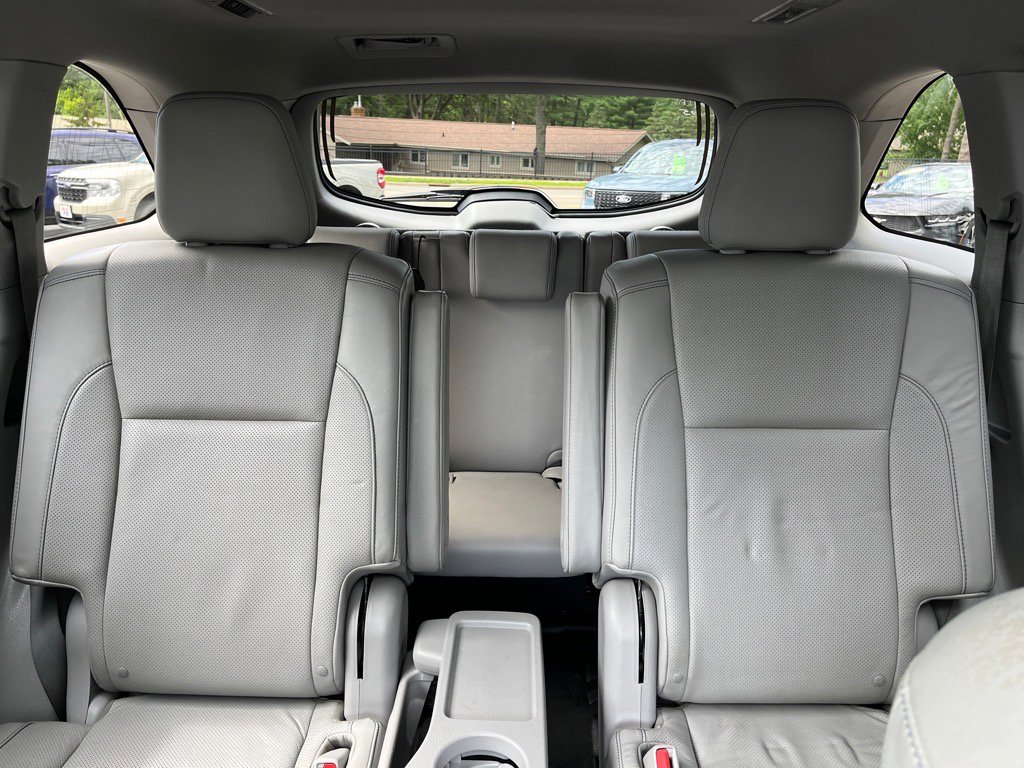Used 2015 Toyota Highlander Limited image 18