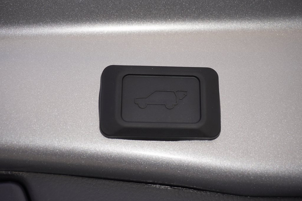 New 2025 Toyota RAV4 XLE image 8