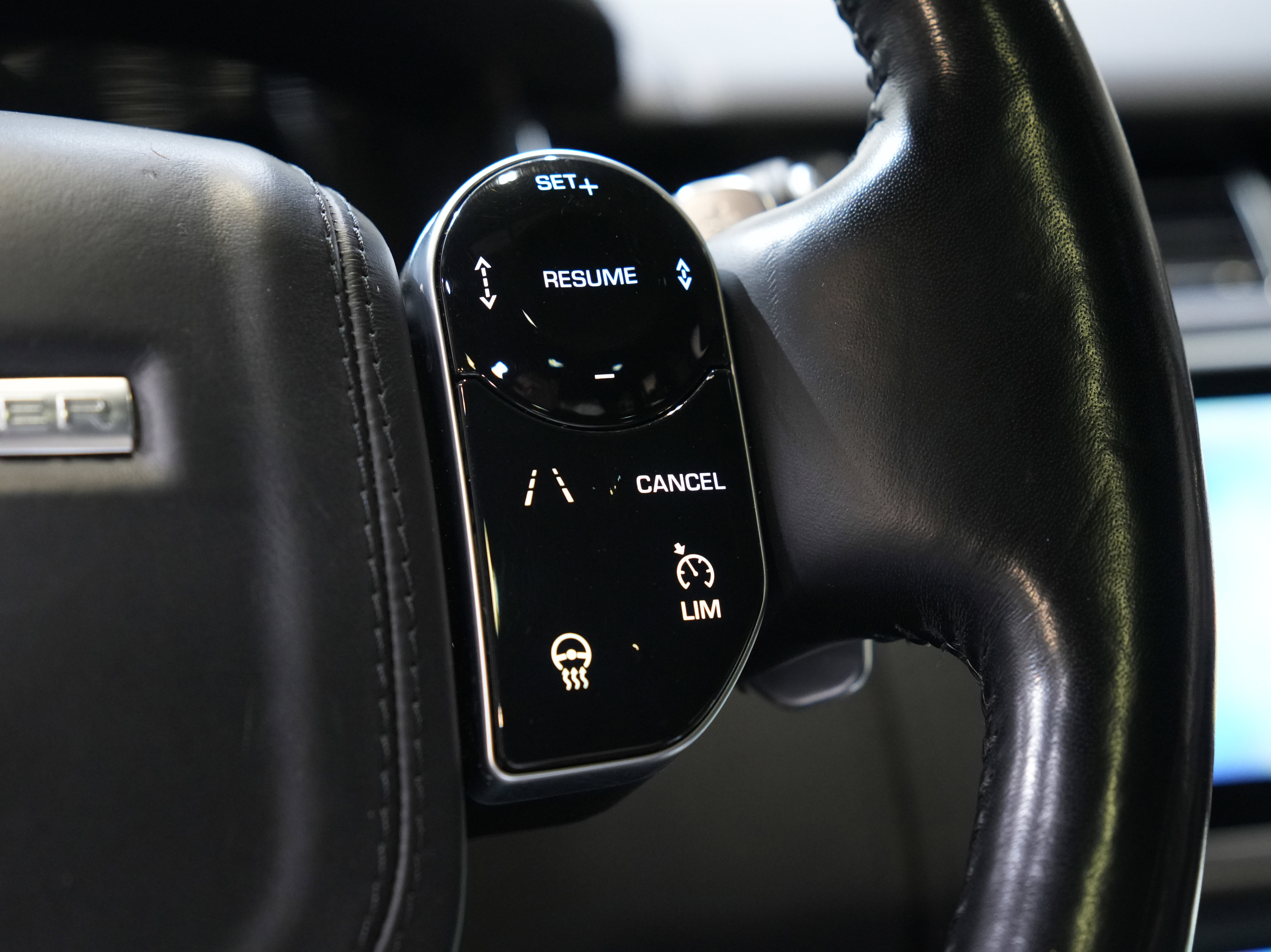 Used 2018 Land Rover Range Rover Long Wheelbase Autobiography image 42