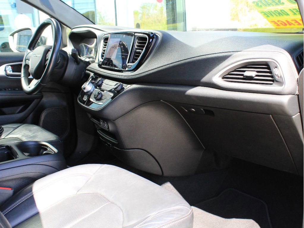 Used 2021 Chrysler Pacifica Touring-L w/ Premium & Safety Sphere Group AWD/4WD image 24
