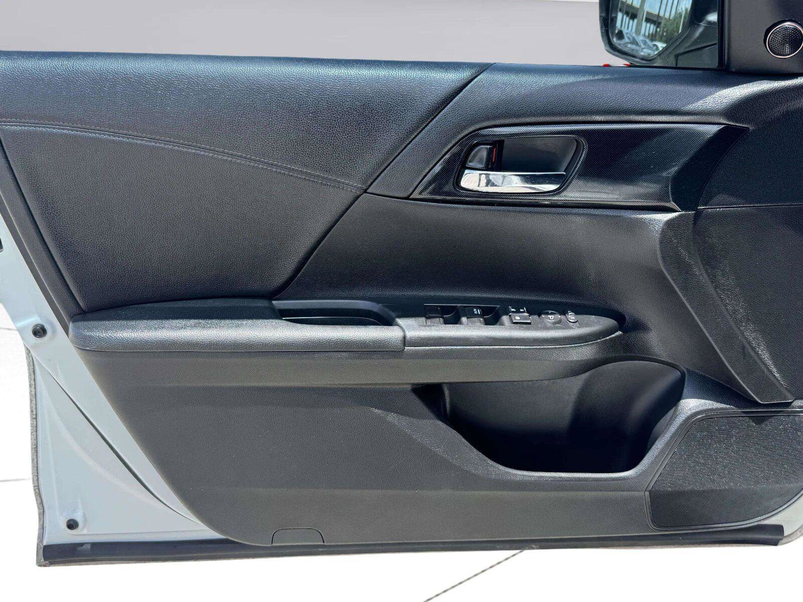 Used 2013 Honda Accord Sport image 19