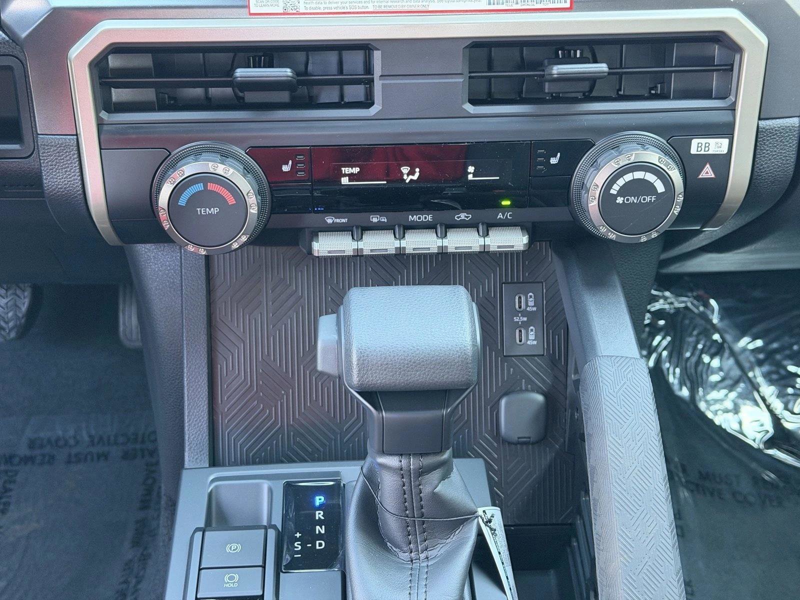 Certified 2025 Toyota Tacoma SR5 AWD/4WD image 18