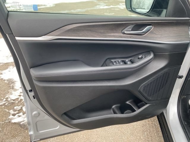 New 2026 Jeep Grand Cherokee Altitude AWD/4WD image 26