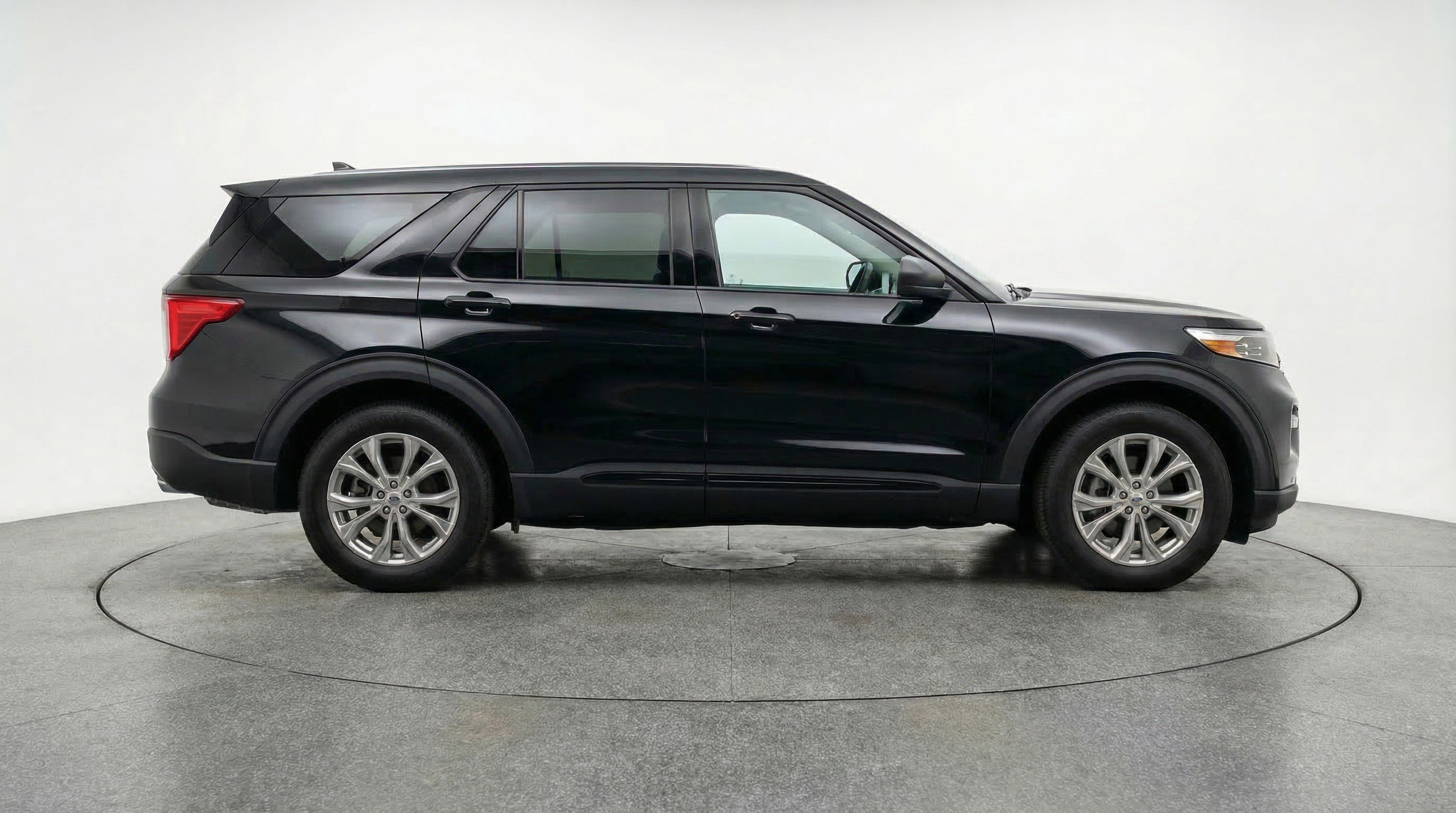 Used 2024 Ford Explorer Limited image 11