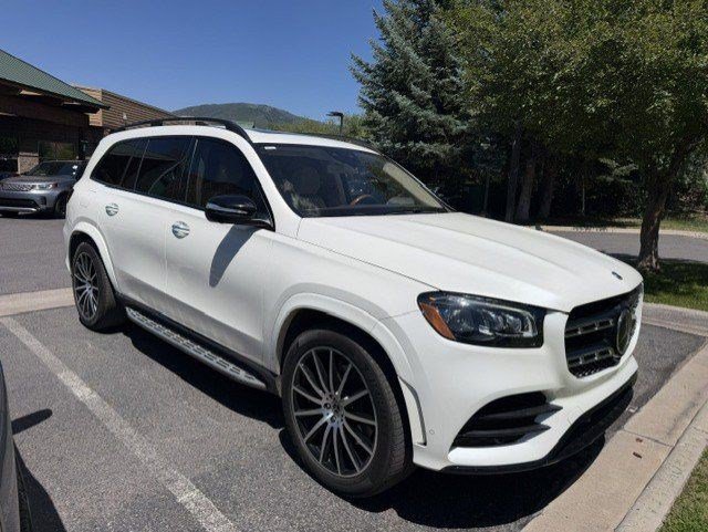 Used 2020 Mercedes-Benz GLS 580 4MATIC image 3