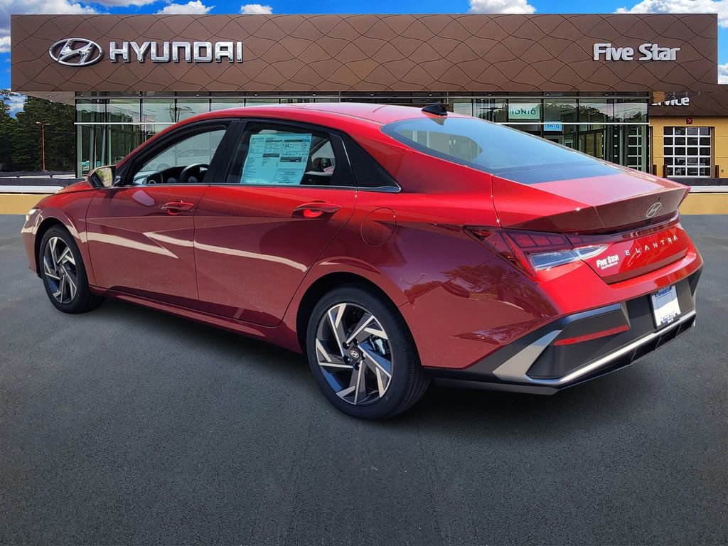 New 2025 Hyundai Elantra SEL image 5