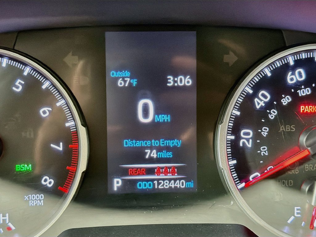 Used 2021 Toyota RAV4 XLE AWD/4WD image 12