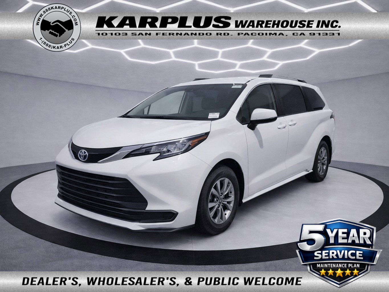 Used 2021 Toyota Sienna LE image 1
