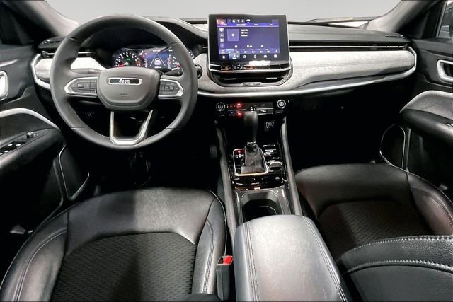 Used 2024 Jeep Compass Latitude image 8