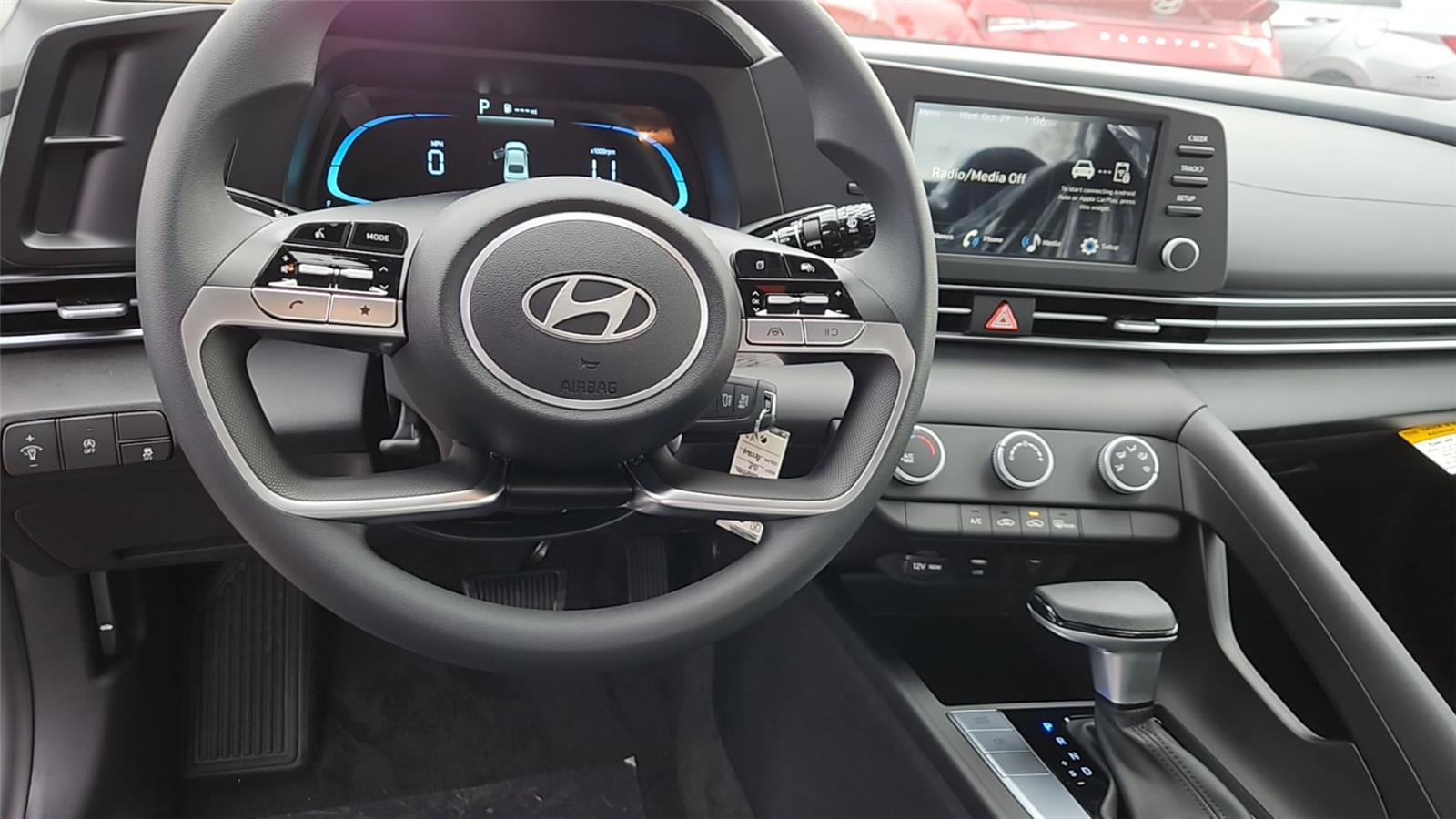 New 2025 Hyundai Elantra SE image 10