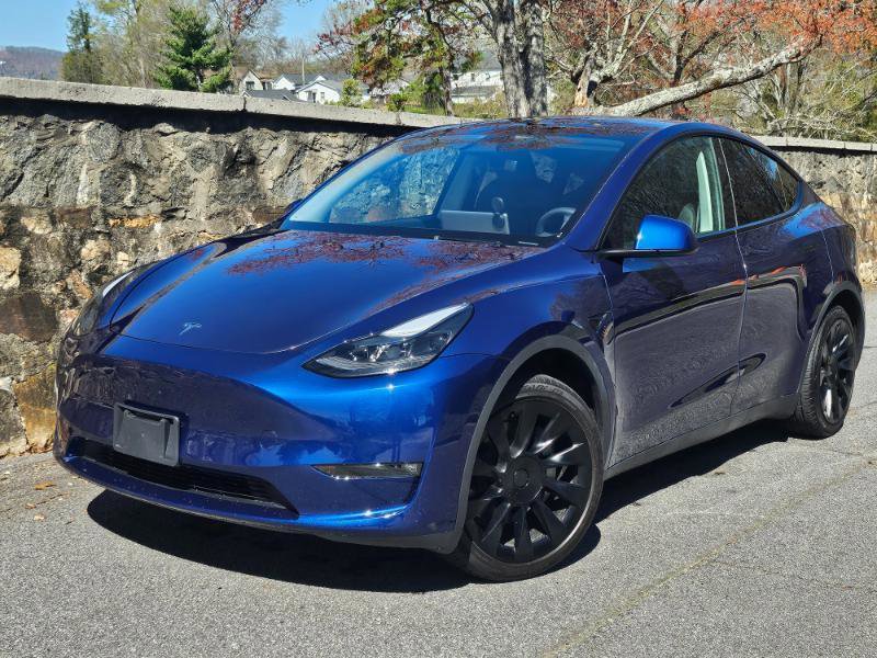 Used 2023 Tesla Model Y RWD image 2