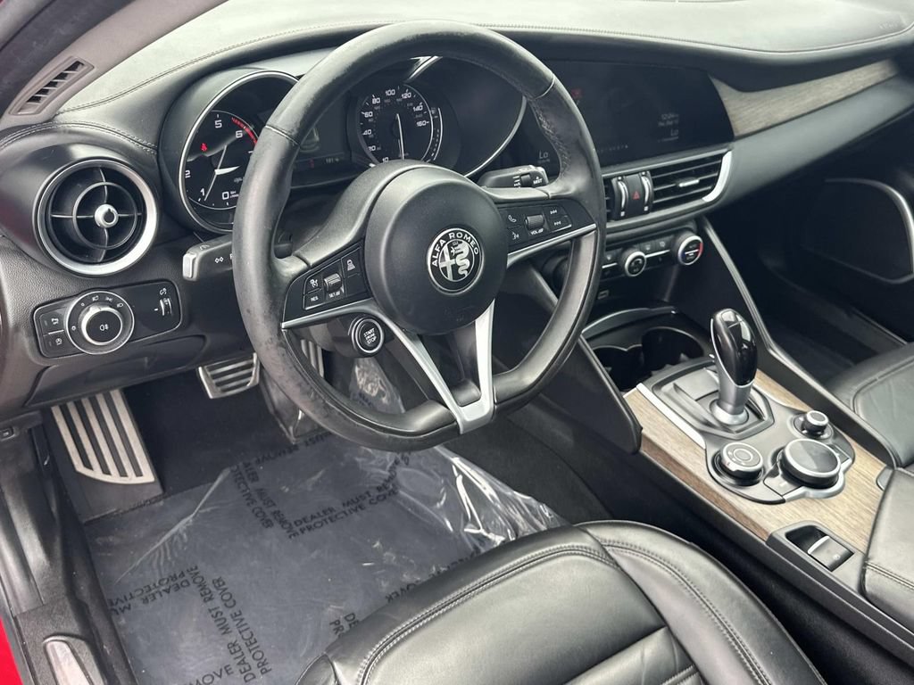 Used 2018 Alfa Romeo Giulia Ti w/ Quick Order Package 22Z Lusso RWD image 2