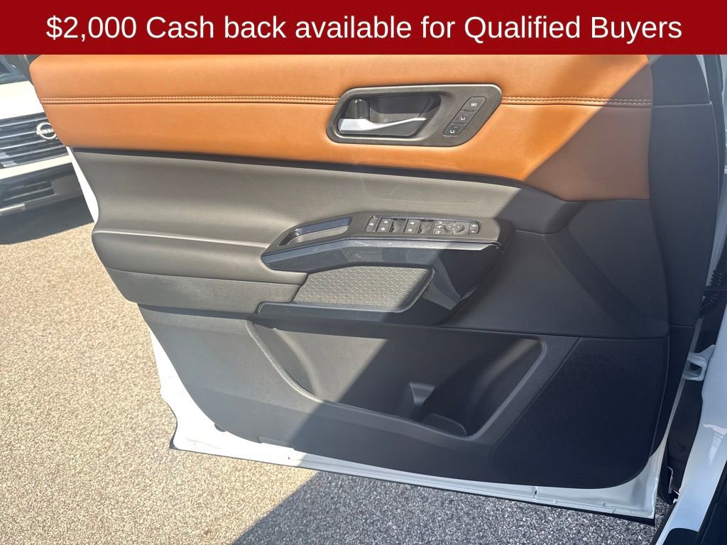 New 2026 Nissan Pathfinder Platinum image 10