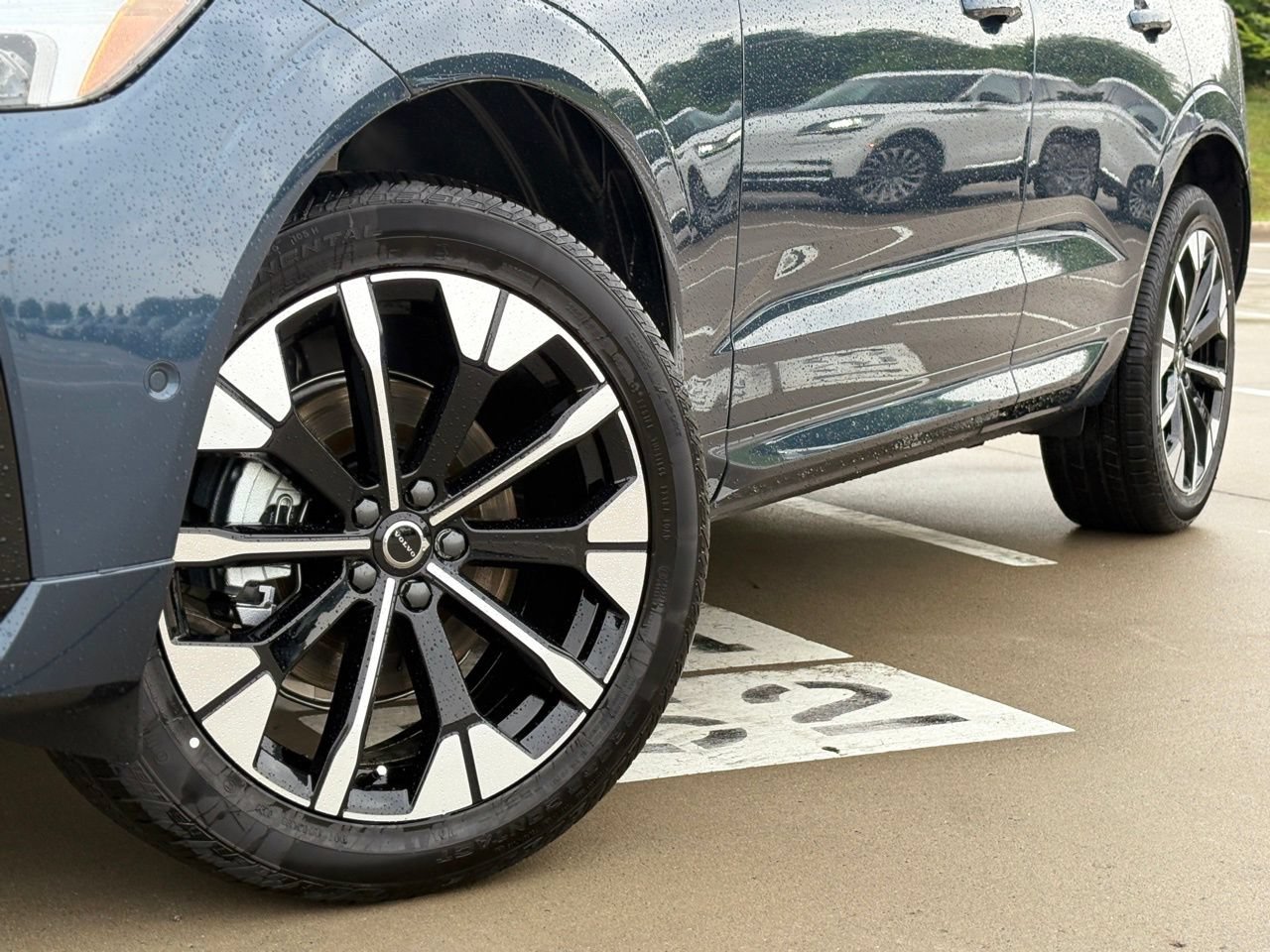 New 2026 Volvo XC60 B5 Plus w/ Protection Package Premier AWD/4WD image 10