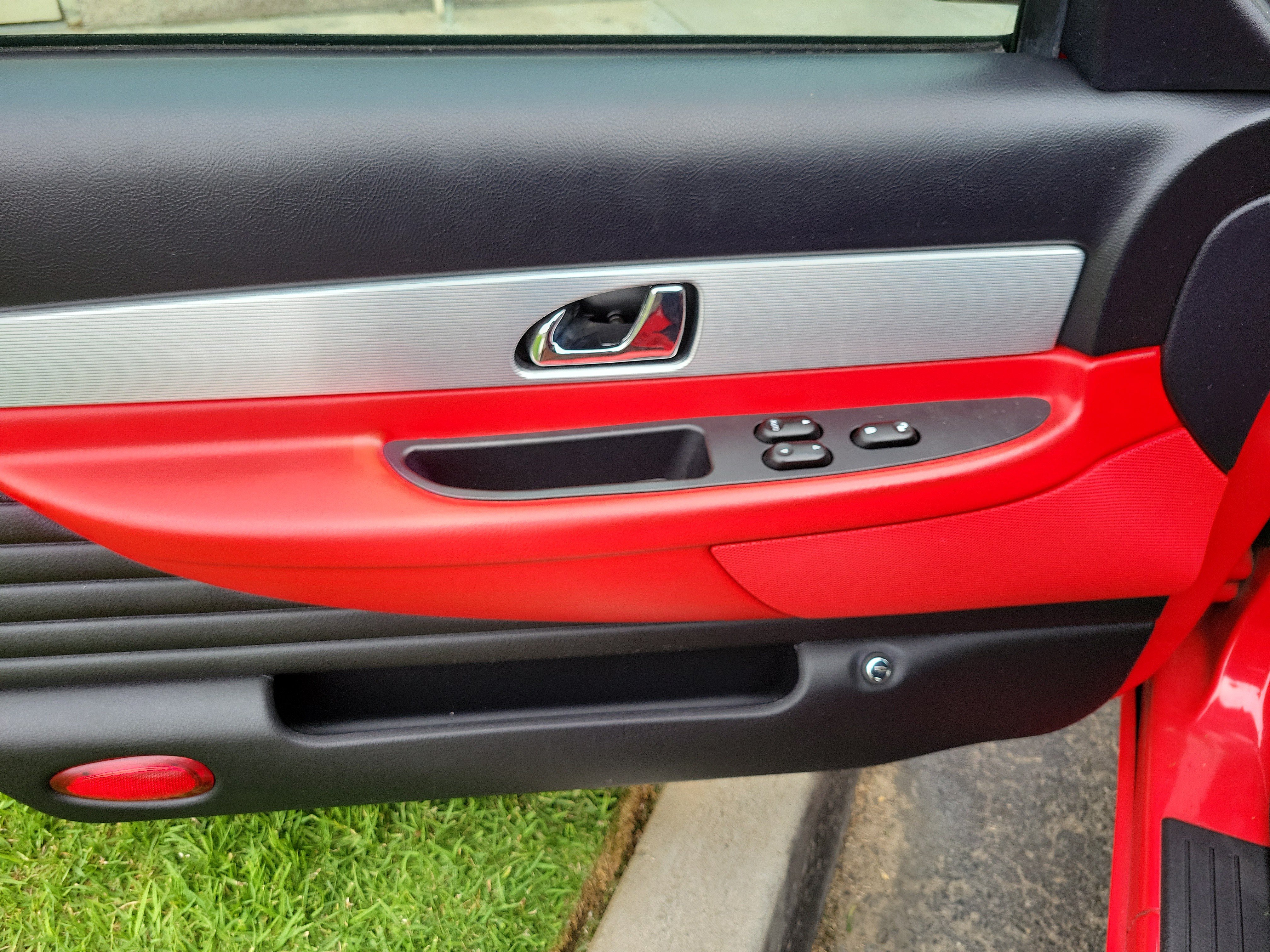 Used 2004 Ford Thunderbird RWD image 12
