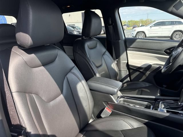 Used 2024 Jeep Compass Limited AWD/4WD image 32