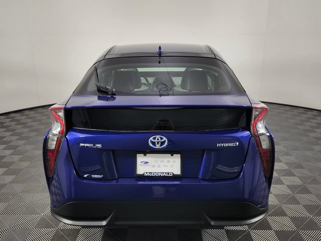 Used 2016 Toyota Prius Three Touring w/ Preferred Accessory Package FWD image 4