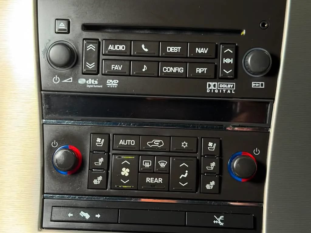 Used 2013 Cadillac Escalade ESV Platinum AWD/4WD image 42