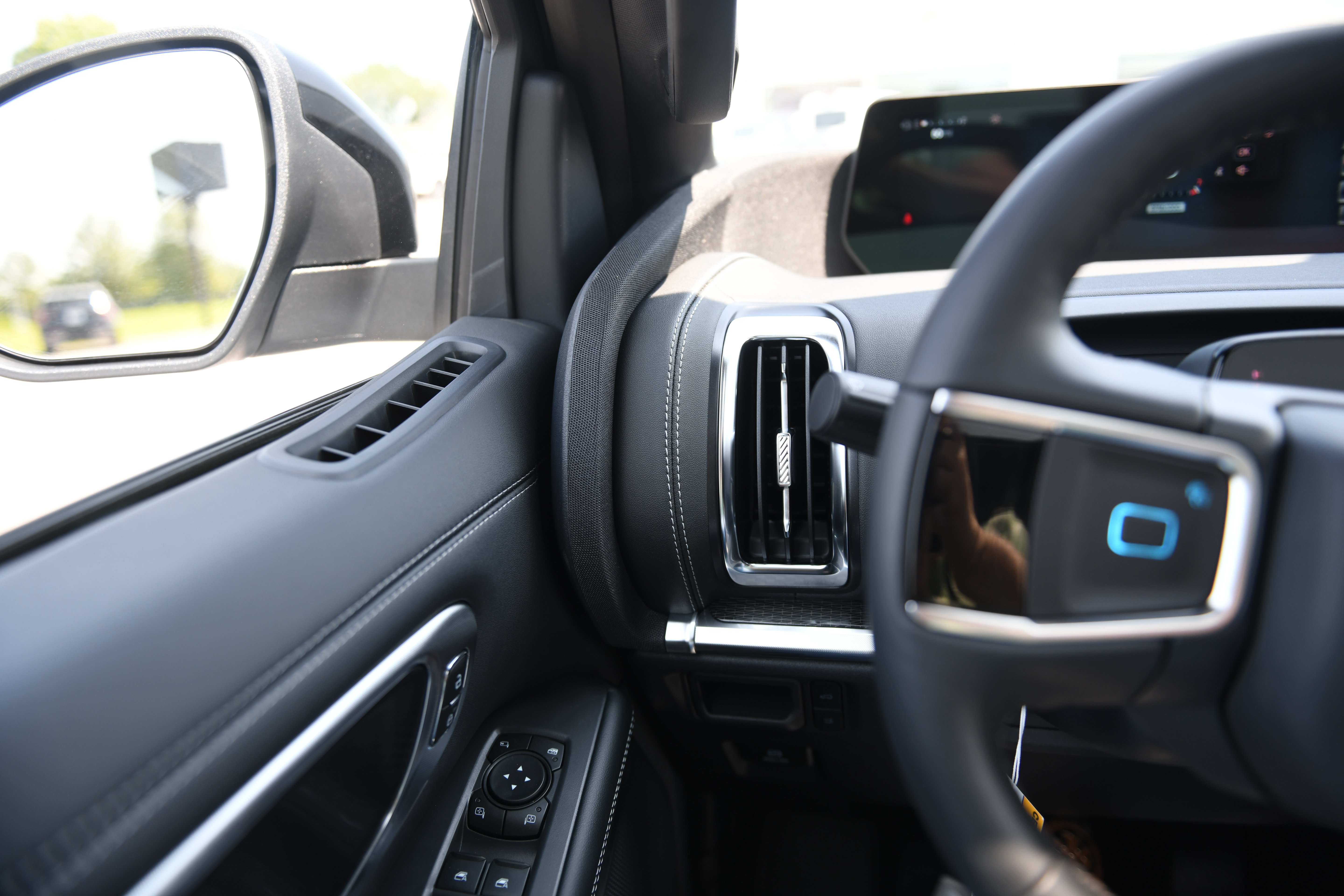 New 2027 Ford Expedition Platinum w/ Stealth Appearance Package RWD image 24