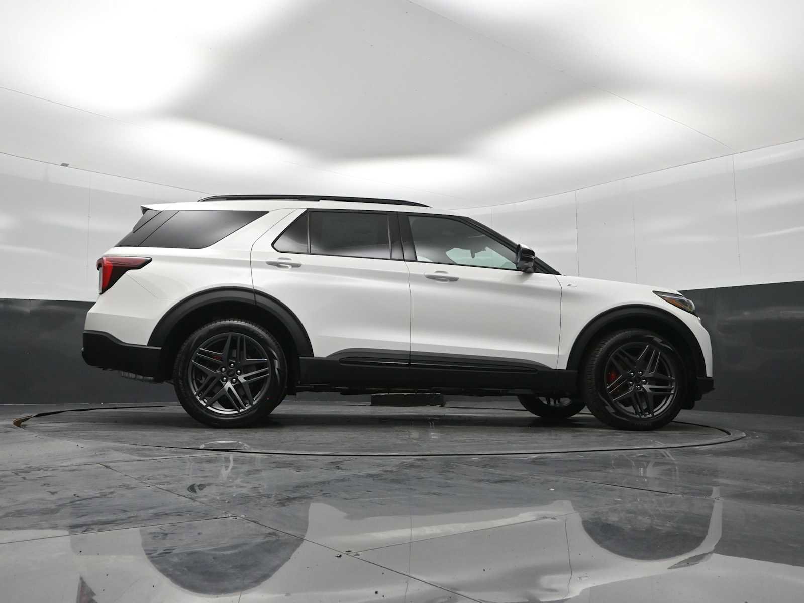 New 2026 Ford Explorer ST-Line w/ ST-Line Street Pack image 34