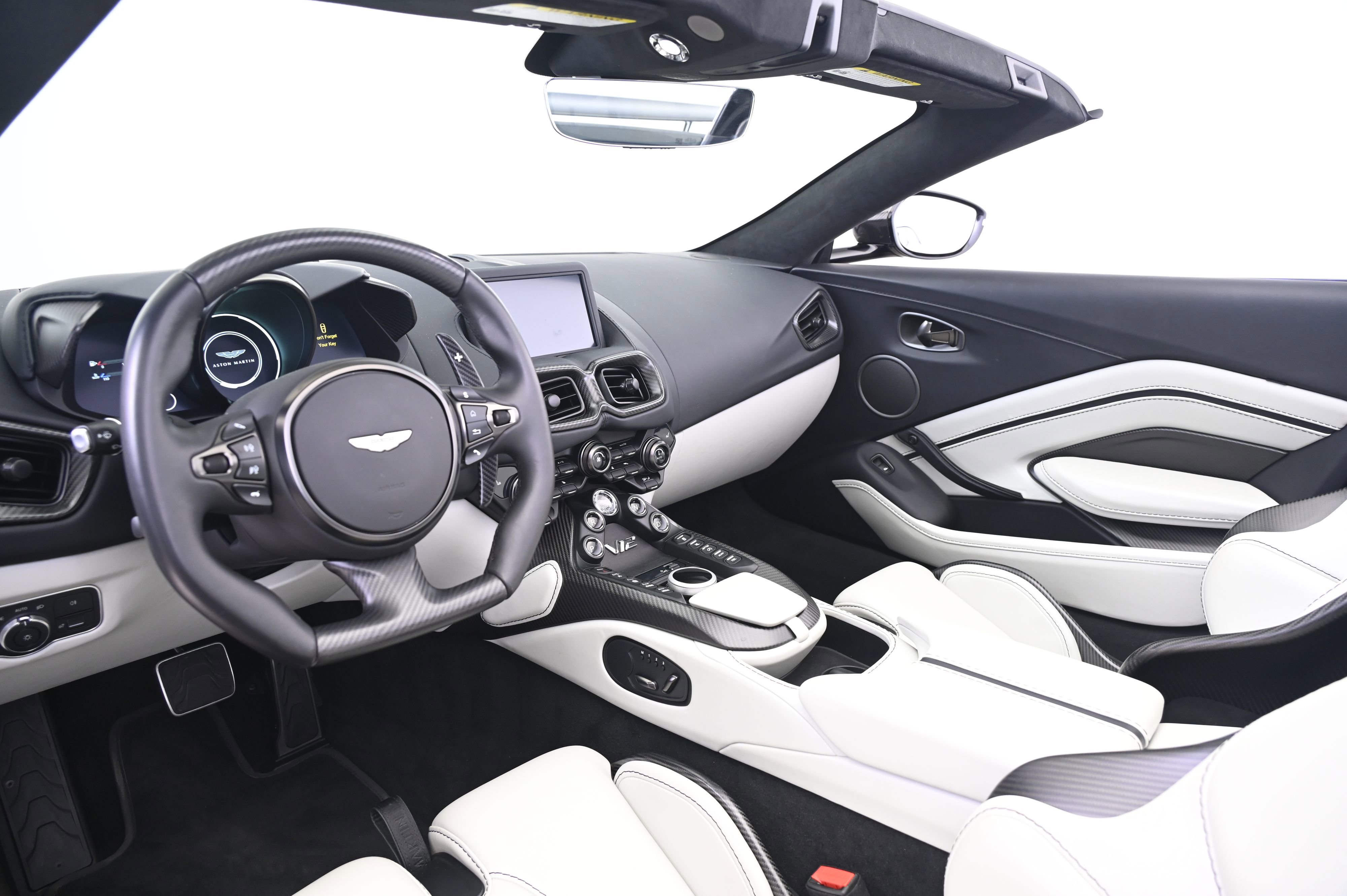 Used 2023 Aston Martin V12 Vantage Roadster image 4