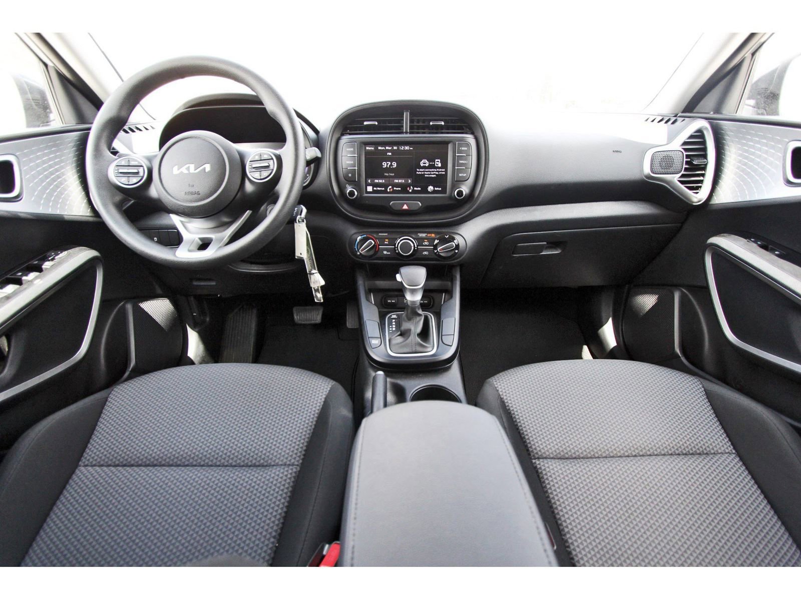 Used 2025 Kia Soul LX image 10