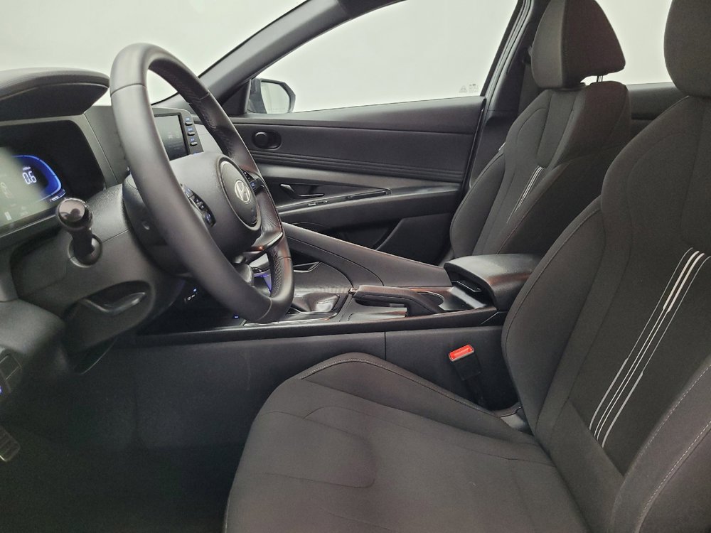 Used 2025 Hyundai Elantra Sport image 17